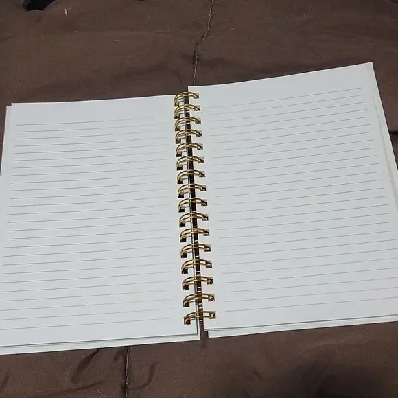 Cute Spiral Notebook 100 sheets/200 pages - Picture 3 of 4